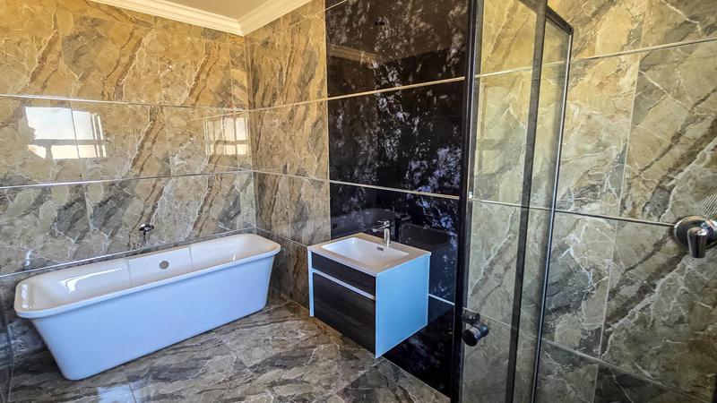 5 Bedroom Property for Sale in Six Fountains Estate Gauteng