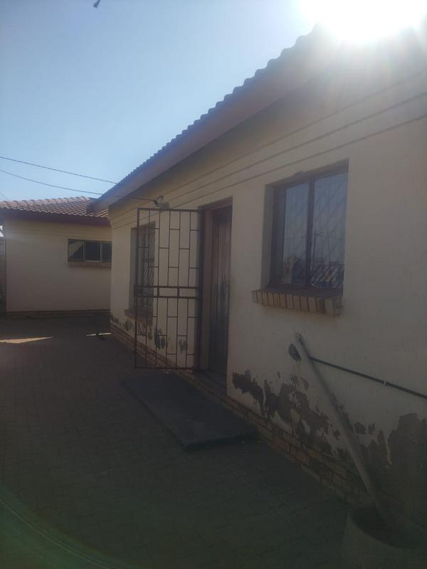 3 Bedroom Property for Sale in Orange Farm Gauteng