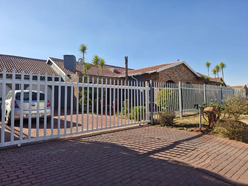 3 Bedroom Property for Sale in Rynsoord Gauteng