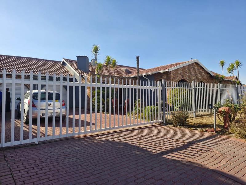 3 Bedroom Property for Sale in Rynsoord Gauteng