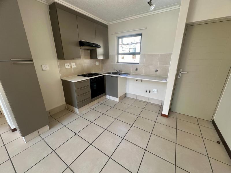 To Let 1 Bedroom Property for Rent in Lonehill Gauteng