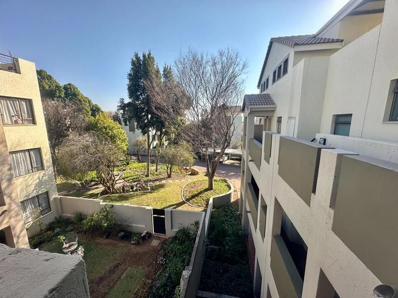 To Let 1 Bedroom Property for Rent in Lonehill Gauteng