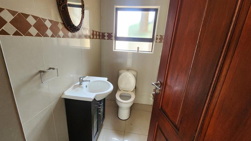 5 Bedroom Property for Sale in Zambezi Country Estate Gauteng