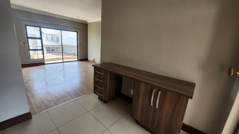 5 Bedroom Property for Sale in Zambezi Country Estate Gauteng