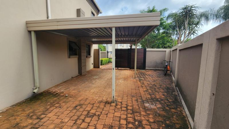 5 Bedroom Property for Sale in Zambezi Country Estate Gauteng