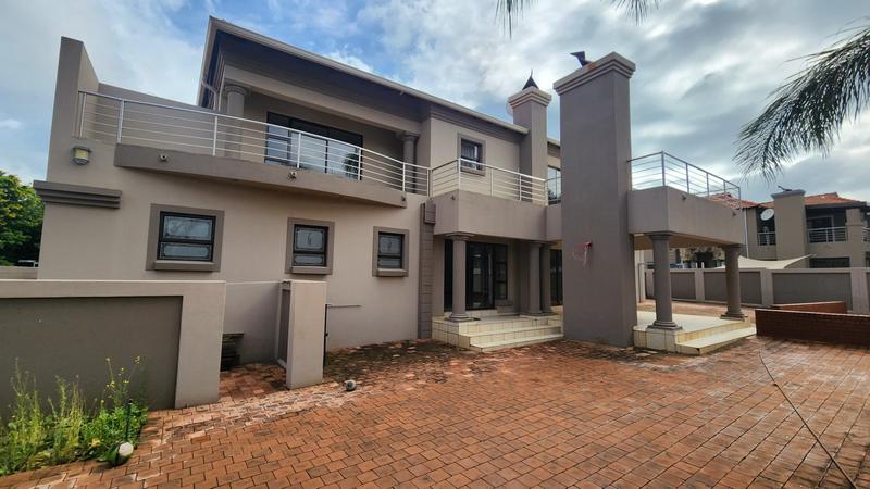 5 Bedroom Property for Sale in Zambezi Country Estate Gauteng