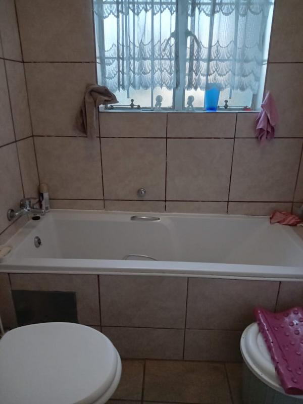 2 Bedroom Property for Sale in Randhart Gauteng