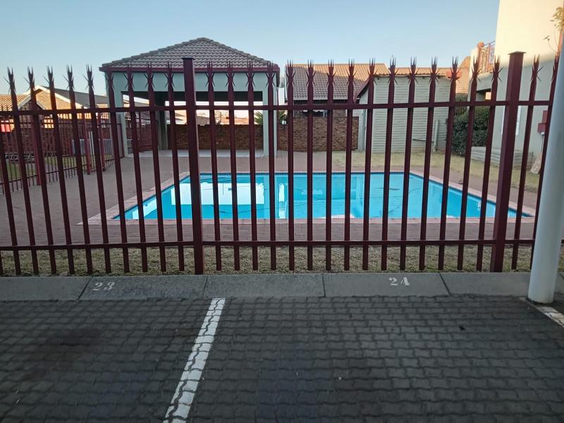 2 Bedroom Property for Sale in Randhart Gauteng