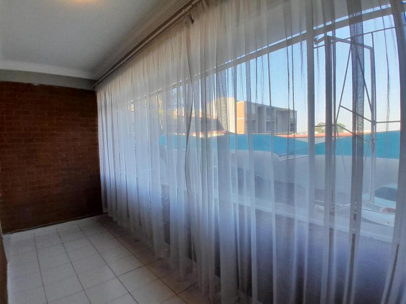 To Let 1 Bedroom Property for Rent in Valhalla Gauteng