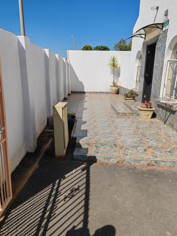 3 Bedroom Property for Sale in Lenasia Ext 10 Gauteng