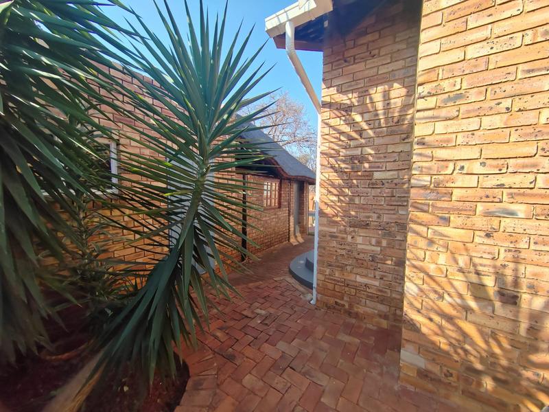 3 Bedroom Property for Sale in Dorandia Gauteng