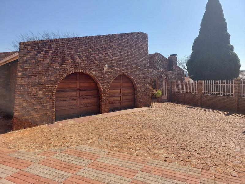 To Let 3 Bedroom Property for Rent in Dawn Park Gauteng