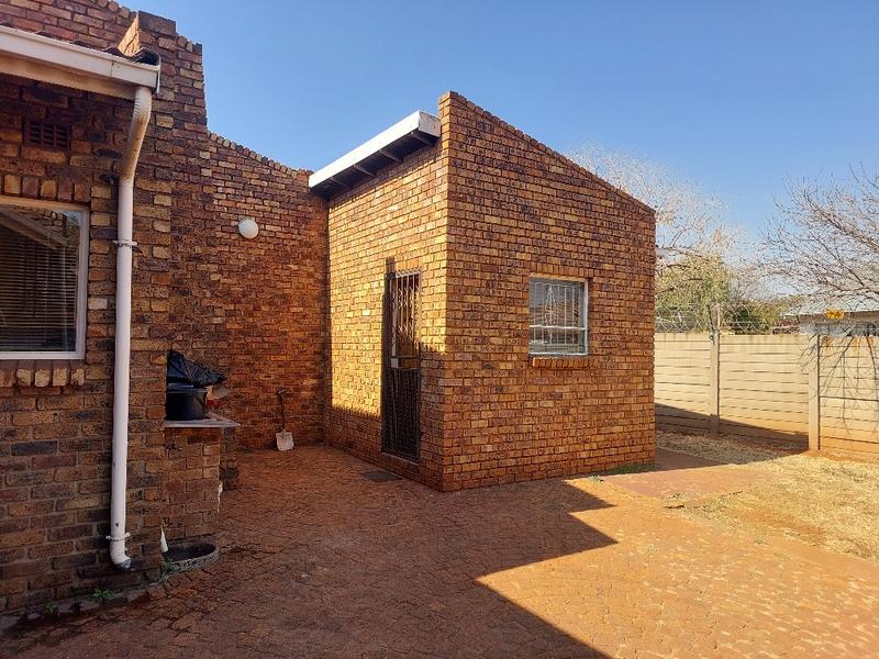 To Let 3 Bedroom Property for Rent in Dawn Park Gauteng