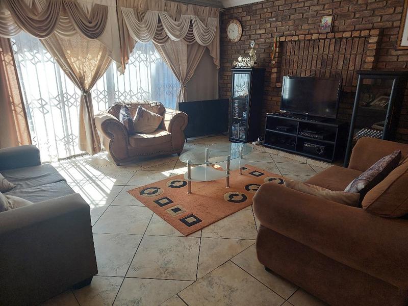 To Let 3 Bedroom Property for Rent in Dawn Park Gauteng