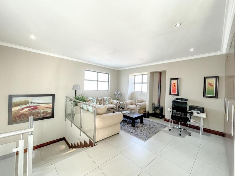 4 Bedroom Property for Sale in Midstream Ridge Gauteng