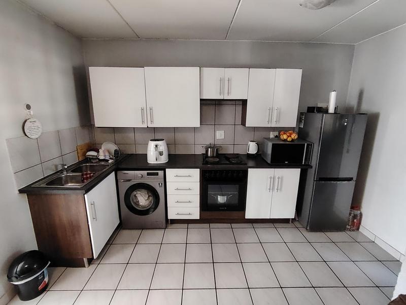 1 Bedroom Property for Sale in Die Hoewes Gauteng