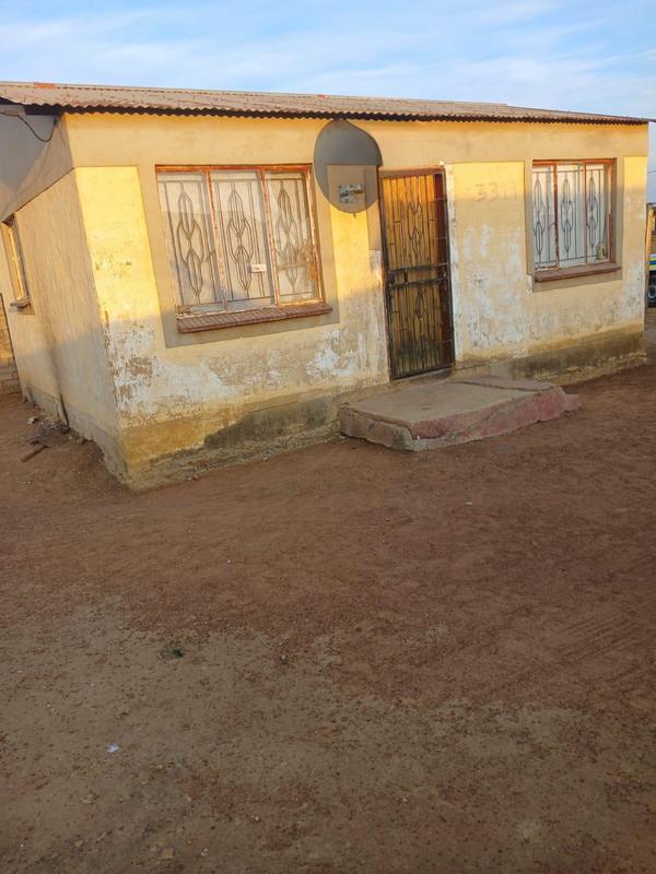 2 Bedroom Property for Sale in Kokosi Gauteng