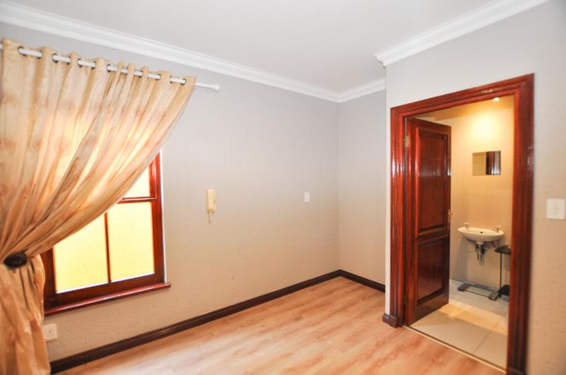 To Let 3 Bedroom Property for Rent in Broadacres Gauteng