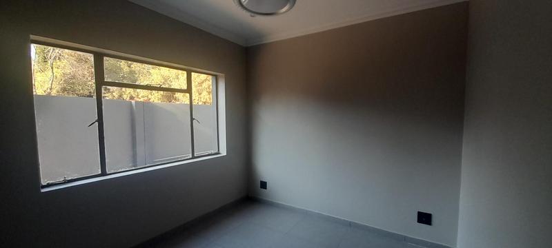 To Let 2 Bedroom Property for Rent in Eldoraigne Gauteng