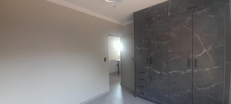 To Let 2 Bedroom Property for Rent in Eldoraigne Gauteng