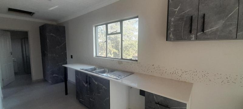 To Let 2 Bedroom Property for Rent in Eldoraigne Gauteng