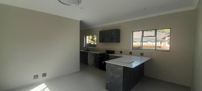 To Let 2 Bedroom Property for Rent in Eldoraigne Gauteng