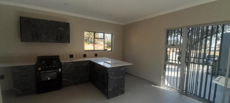 To Let 2 Bedroom Property for Rent in Eldoraigne Gauteng