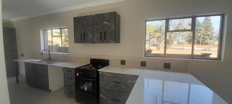 To Let 2 Bedroom Property for Rent in Eldoraigne Gauteng