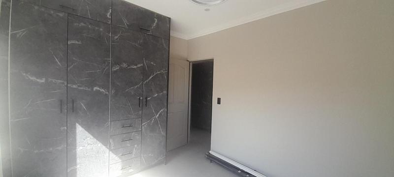 To Let 2 Bedroom Property for Rent in Eldoraigne Gauteng