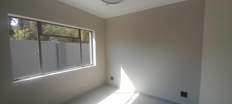 To Let 2 Bedroom Property for Rent in Eldoraigne Gauteng