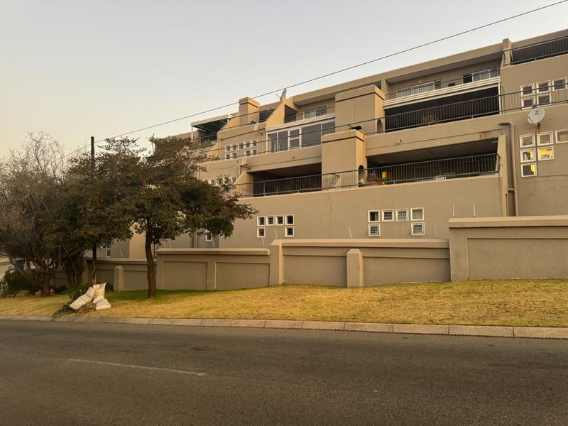 3 Bedroom Property for Sale in Constantia Kloof Gauteng