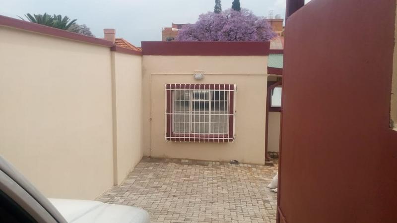 6 Bedroom Property for Sale in Yeoville Gauteng