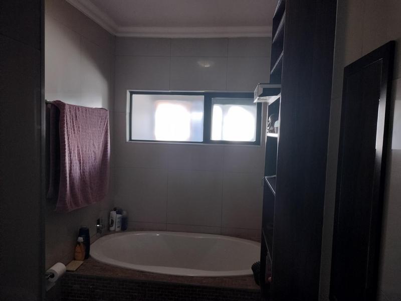 4 Bedroom Property for Sale in Pierre Van Ryneveld Gauteng