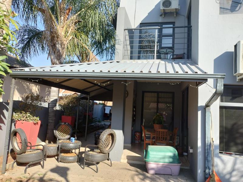 4 Bedroom Property for Sale in Pierre Van Ryneveld Gauteng