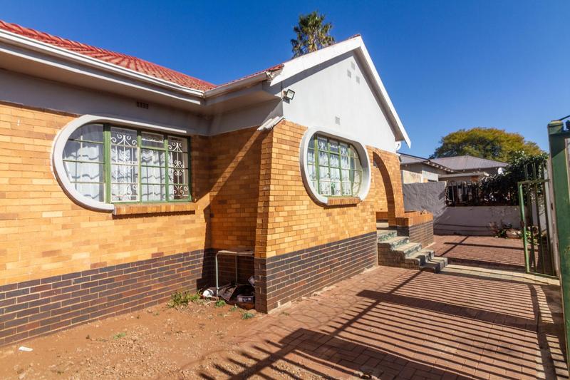 5 Bedroom Property for Sale in Brixton Gauteng