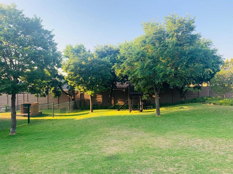 To Let 2 Bedroom Property for Rent in Sunninghill Gauteng