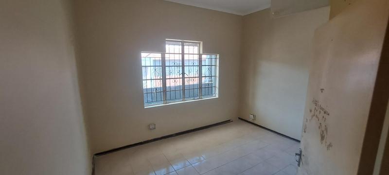 To Let 3 Bedroom Property for Rent in Brixton Gauteng