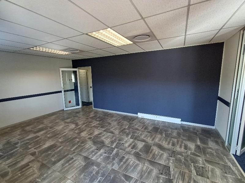 Commercial Property for Sale in Die Hoewes Gauteng