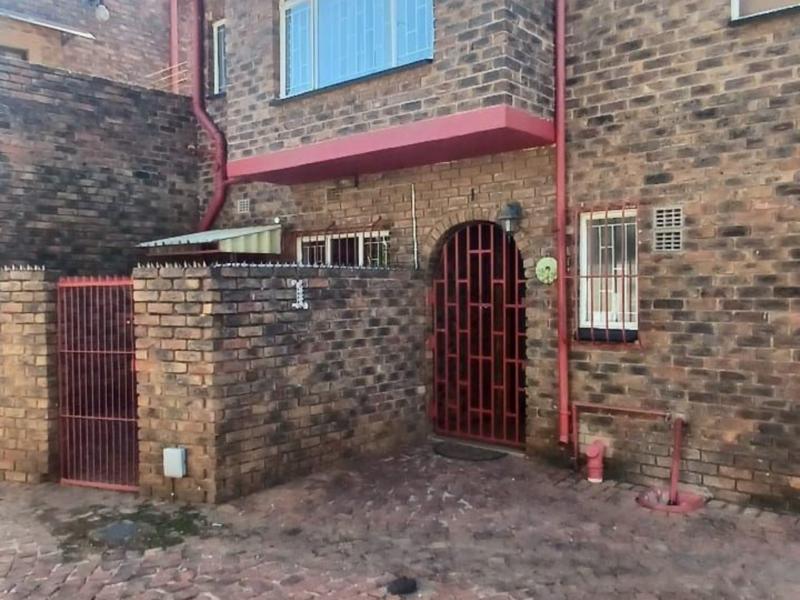 3 Bedroom Property for Sale in Birchleigh North Gauteng