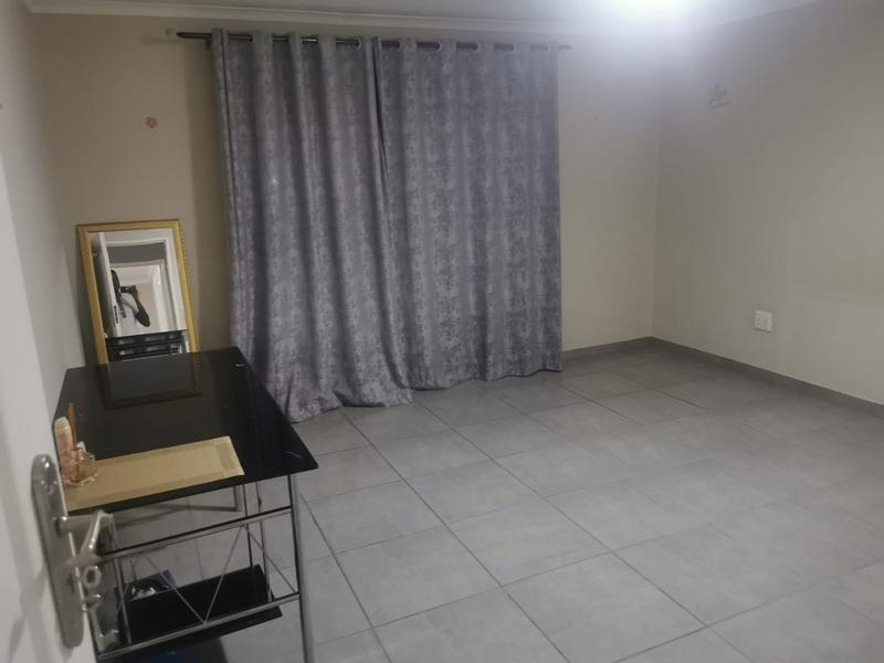 2 Bedroom Property for Sale in Florida Gauteng