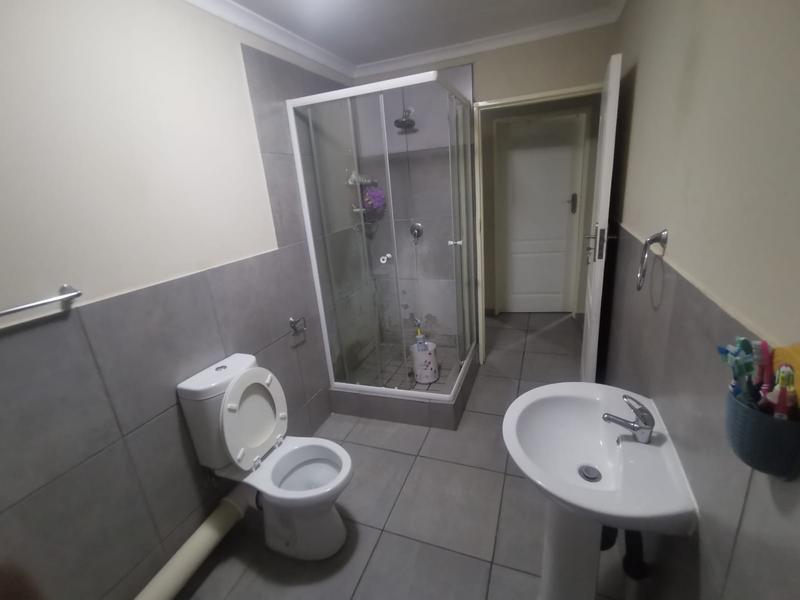 2 Bedroom Property for Sale in Florida Gauteng