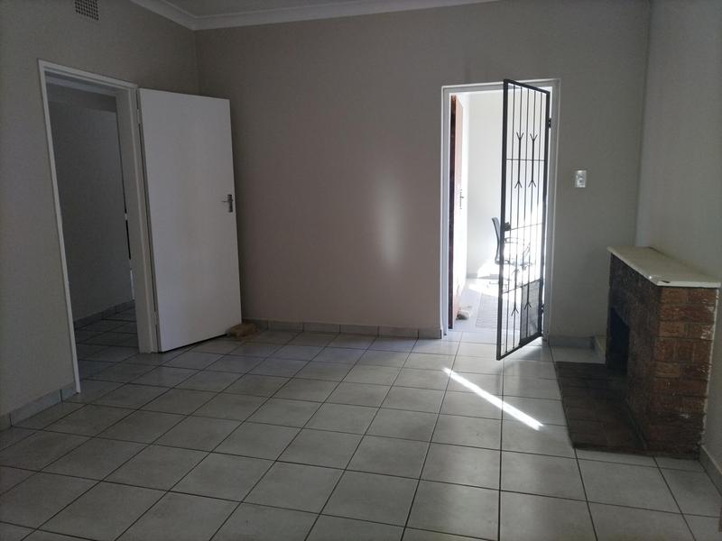 3 Bedroom Property for Sale in Mountain View Gauteng