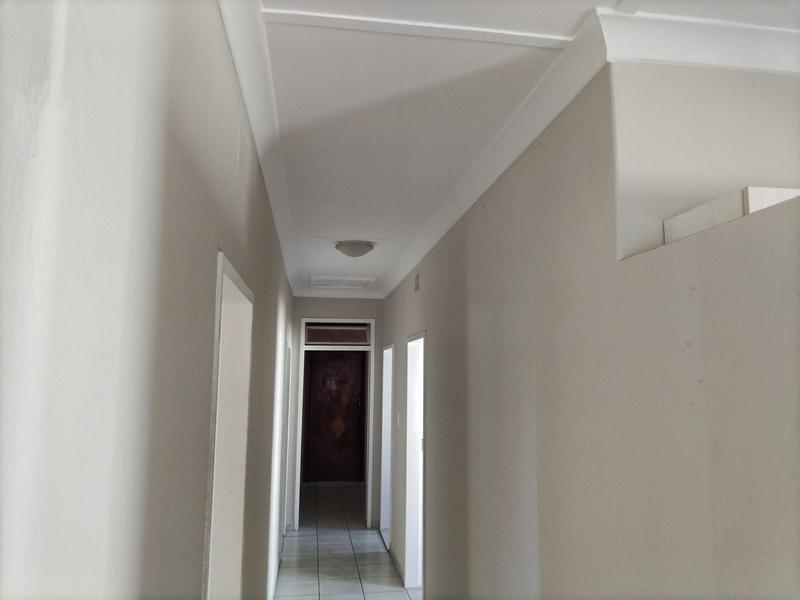 3 Bedroom Property for Sale in Mountain View Gauteng