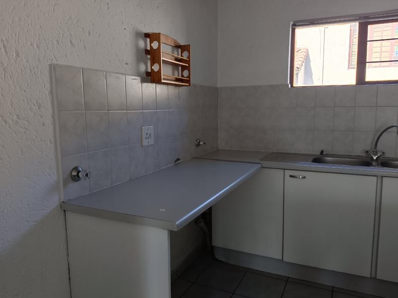 To Let 2 Bedroom Property for Rent in Paulshof Gauteng