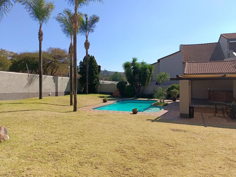 To Let 2 Bedroom Property for Rent in Paulshof Gauteng