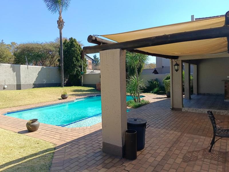 To Let 2 Bedroom Property for Rent in Paulshof Gauteng