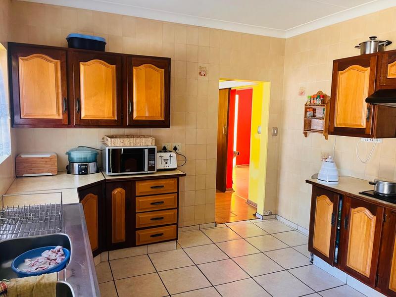 5 Bedroom Property for Sale in Birchleigh Gauteng