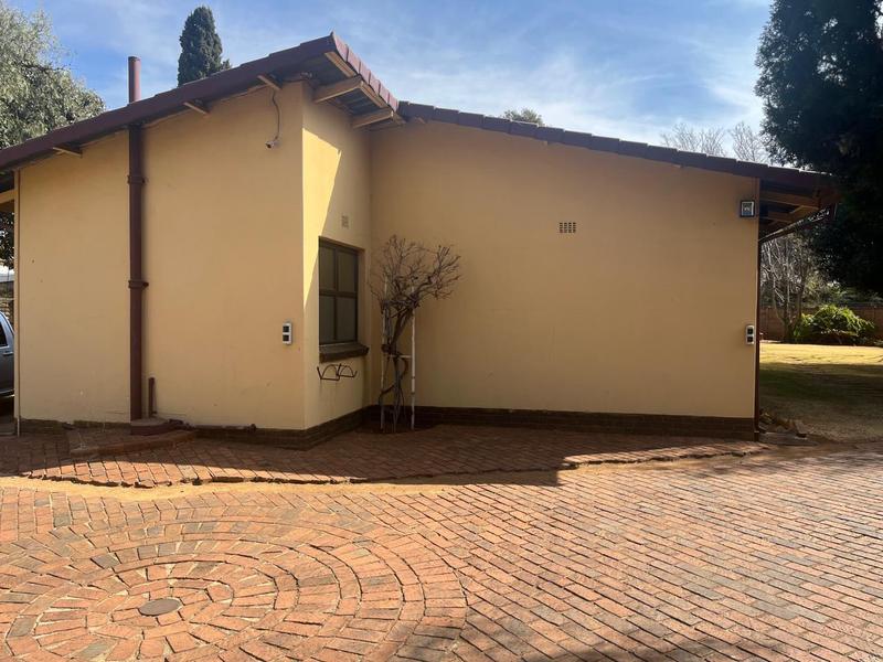 5 Bedroom Property for Sale in Birchleigh Gauteng