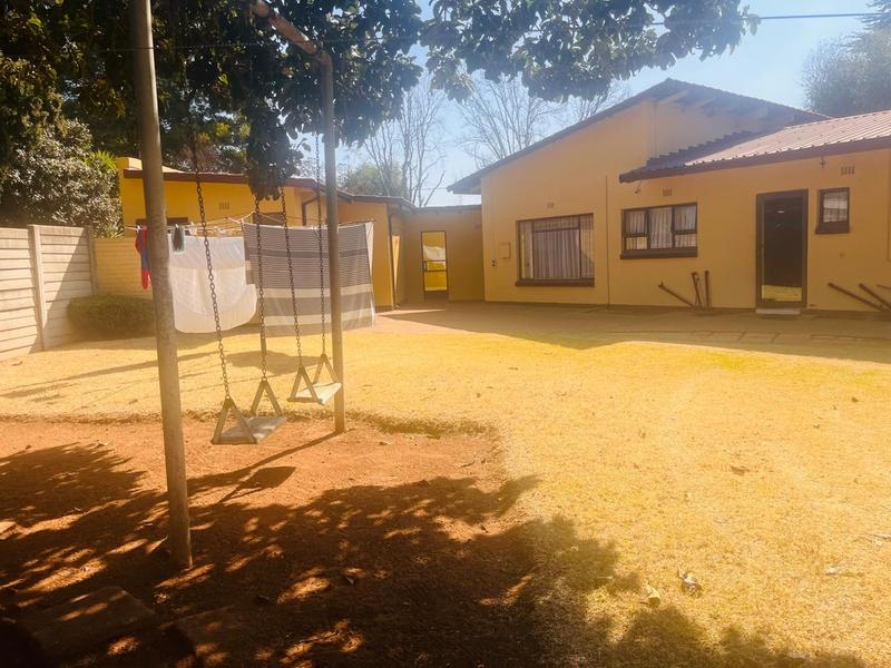 5 Bedroom Property for Sale in Birchleigh Gauteng