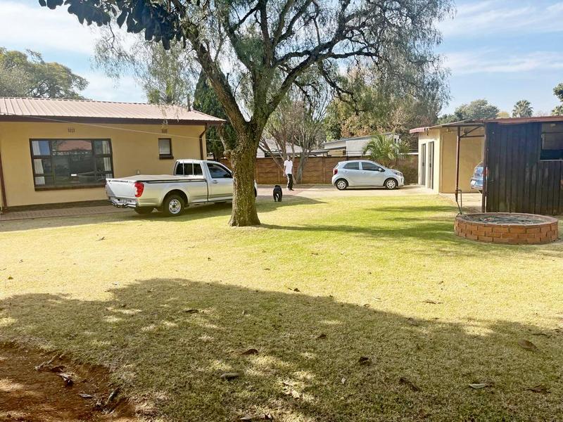 5 Bedroom Property for Sale in Birchleigh Gauteng